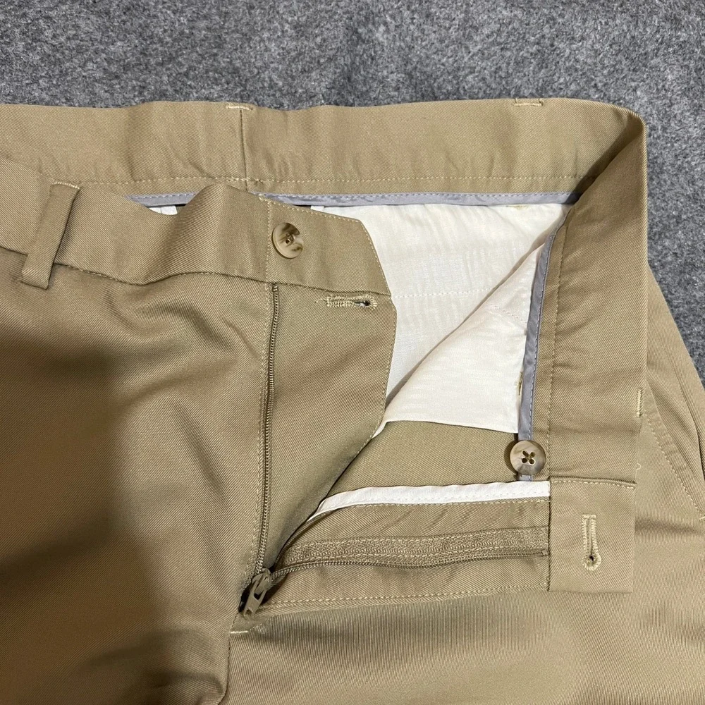 Van Heusen Traveler Pants Mens 30x30 Khaki Tan Flat Front Dress Chinos Straight